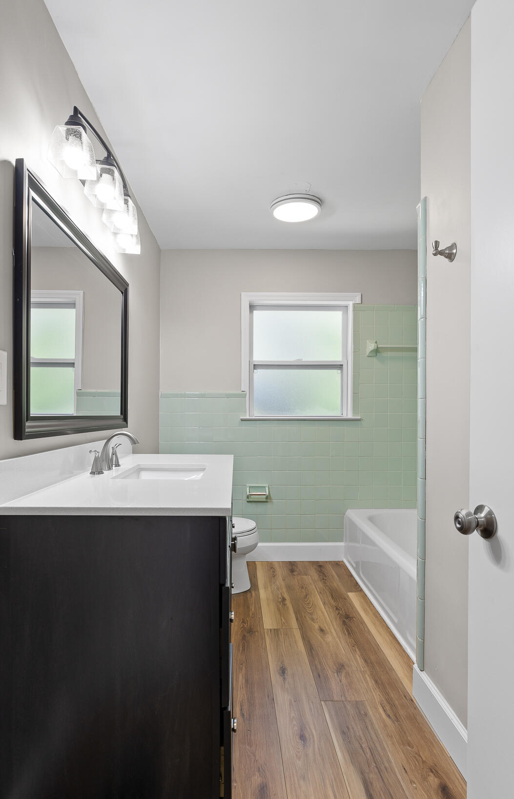 869 Donaldson Road Chattanooga, TN 37412 - Photo 16 of 55 Bathroom