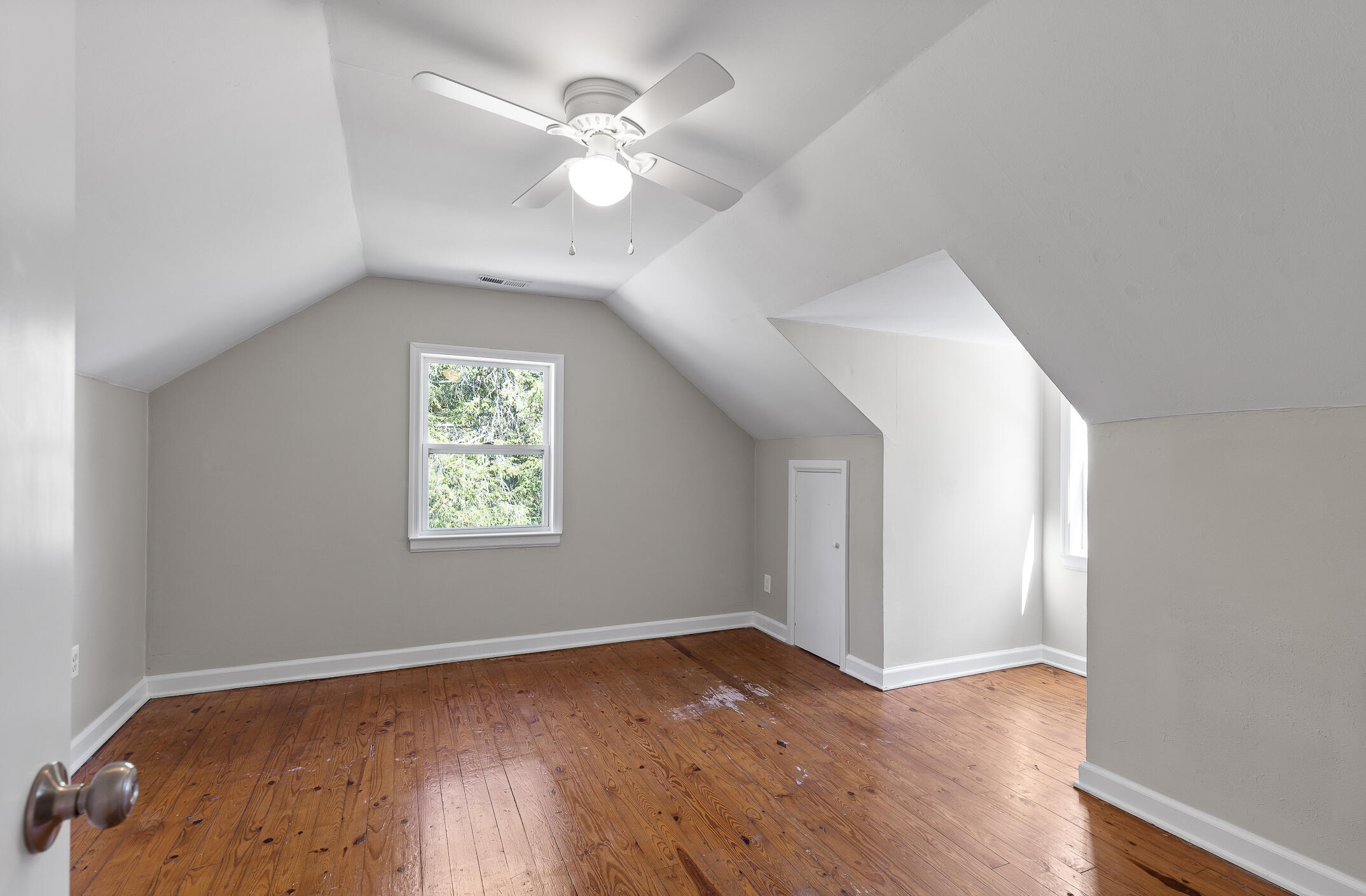 869 Donaldson Road Chattanooga, TN 37412 - Photo 24 of 55 Upstairs