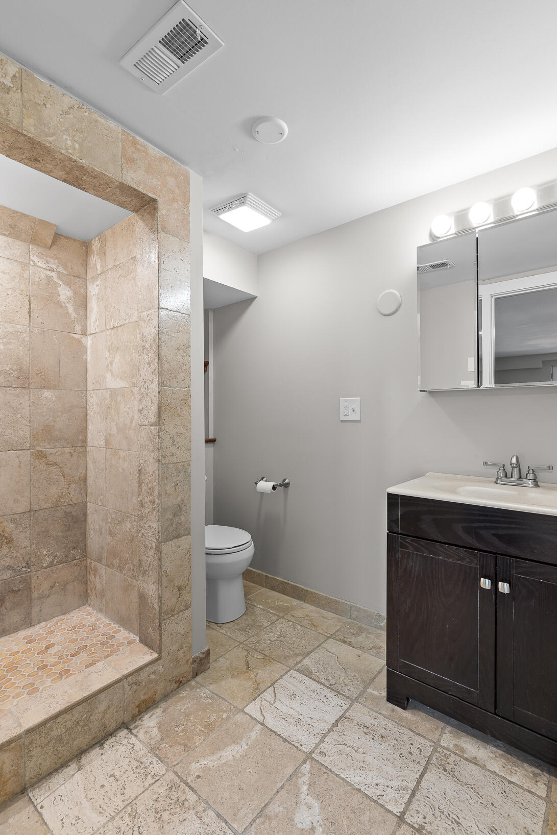 869 Donaldson Road Chattanooga, TN 37412 - Photo 36 of 55 Lower Level Bathroom
