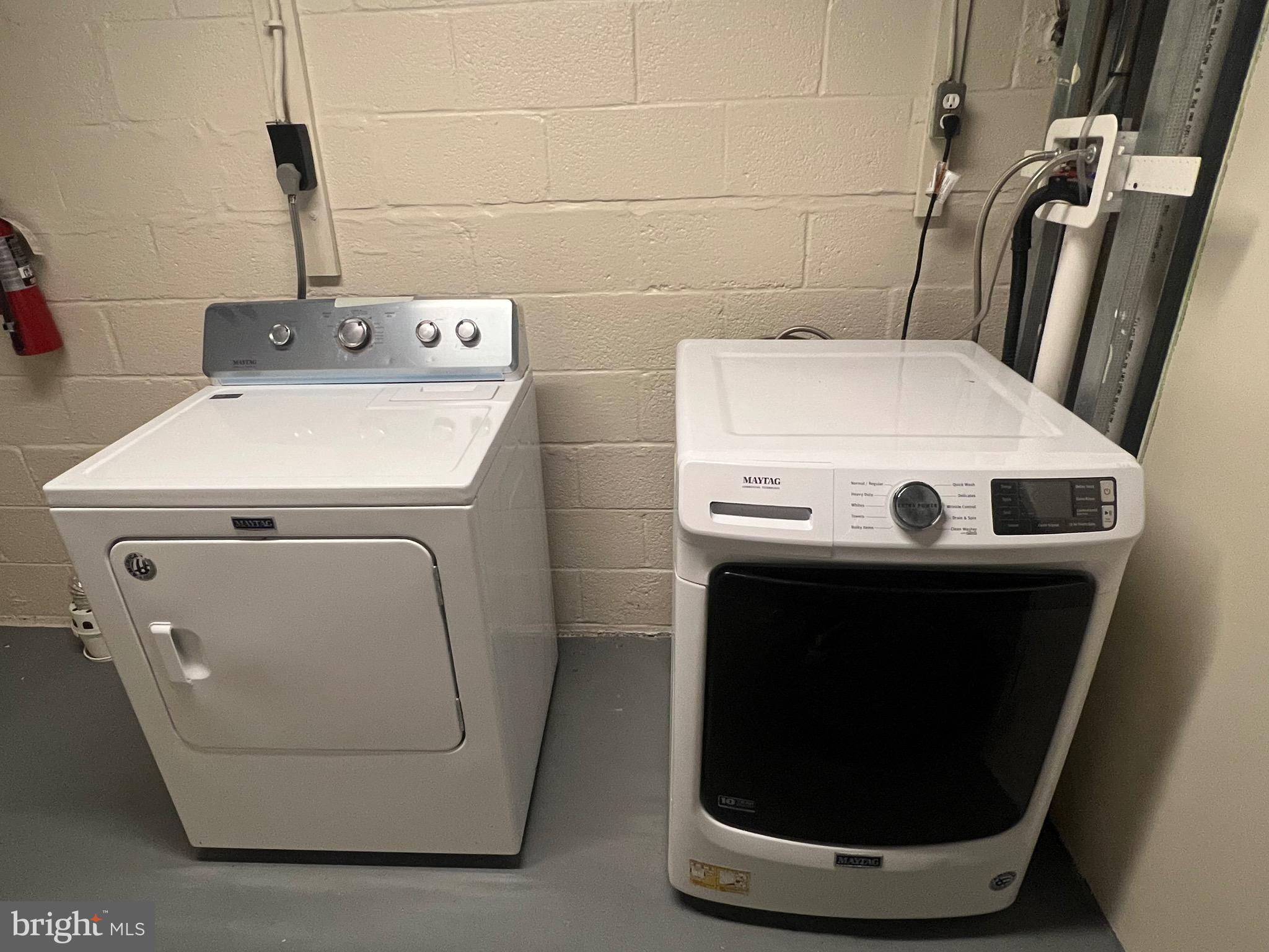800 Jefferson Street Northeast Washington, DC 20011 - Photo 13 of 17 a utility room with dryer and washer