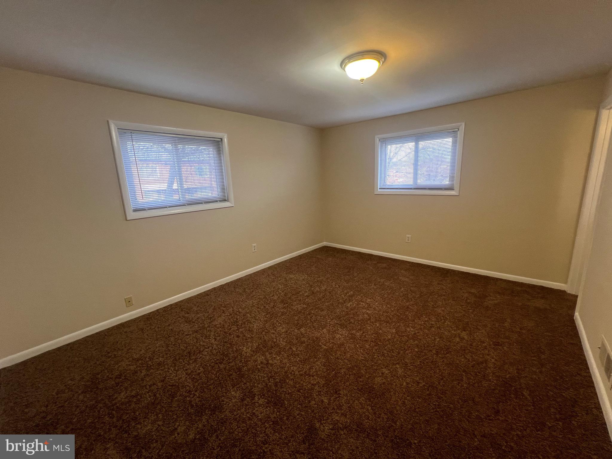 800 Jefferson Street Northeast Washington, DC 20011 - Photo 5 of 17 a view of an empty room with a window