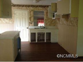 329 Davis Creek Road Candler, NC 28715 - Photo 4 of 8 Gallery Image 4