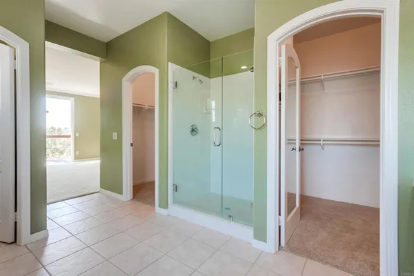 a view of a yard in front of the house