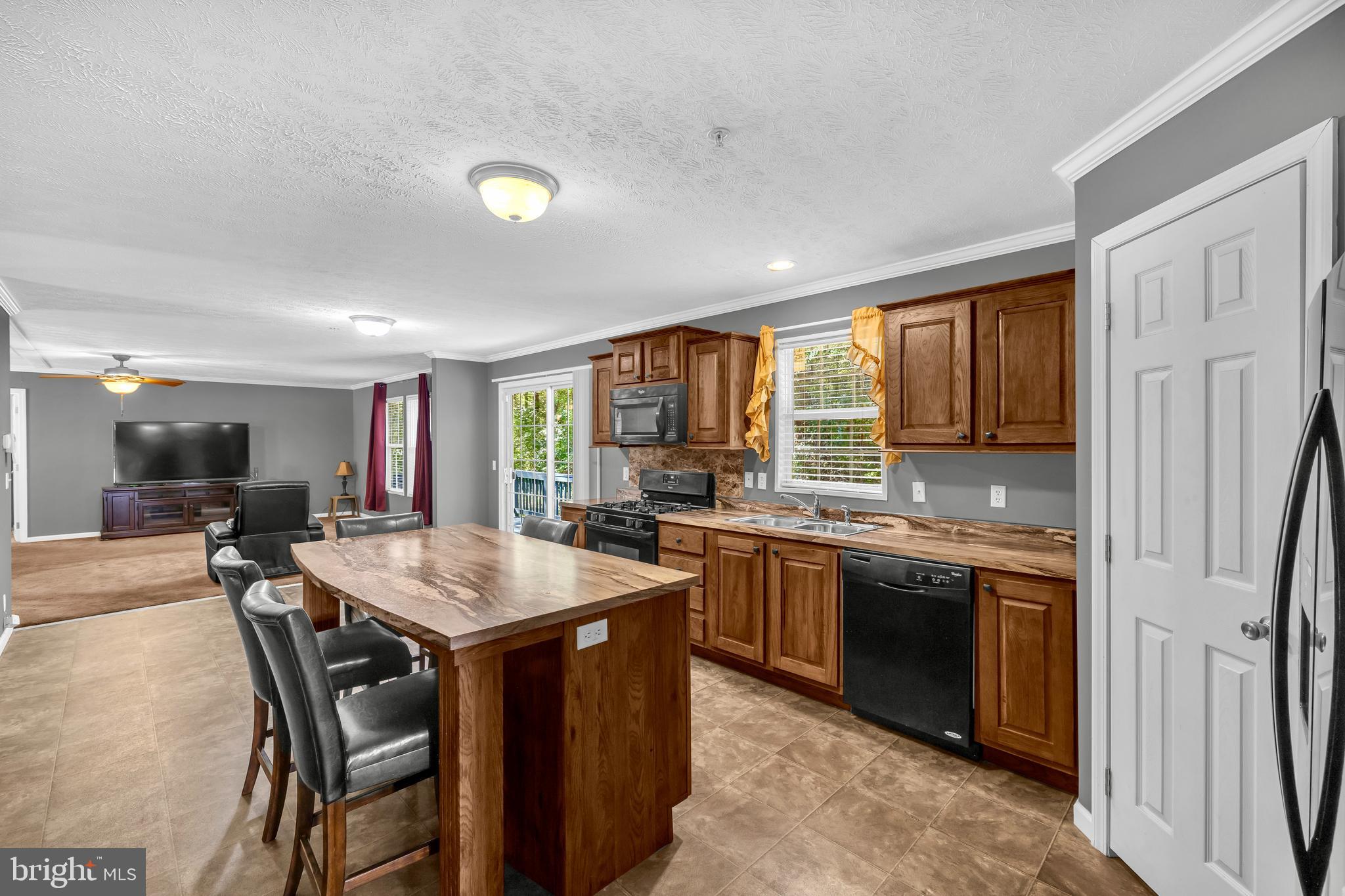 8750 Georgetown Road Chestertown, MD 21620 - Photo 2 of 25 Kitchen with island