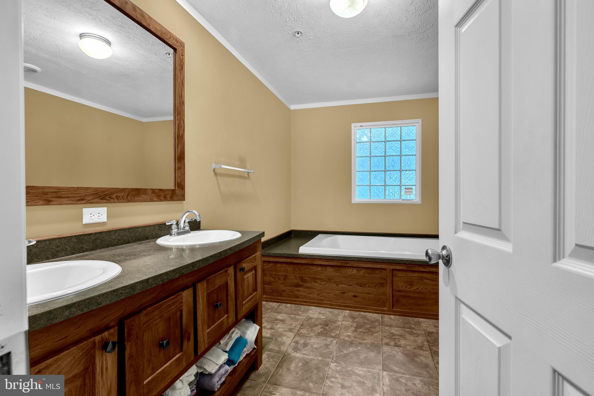 8750 Georgetown Road Chestertown, MD 21620 - Photo 5 of 25 Master bathroom
