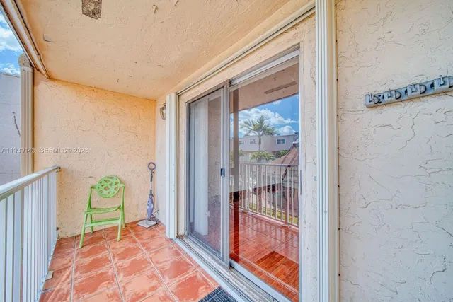$2,400 | 840 Southwest 105th Avenue, Unit 318, Miami, FL 33174