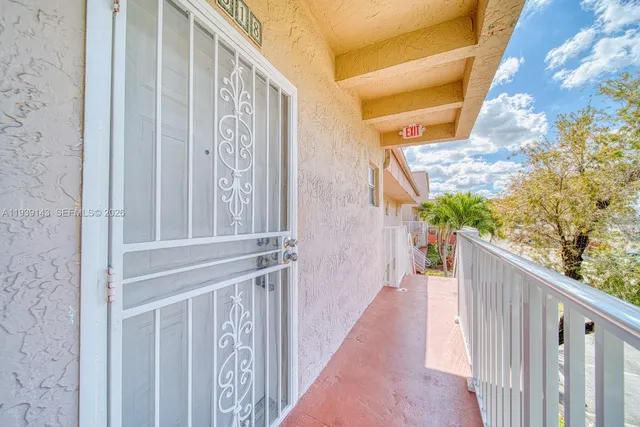 $2,400 | 840 Southwest 105th Avenue, Unit 318, Miami, FL 33174