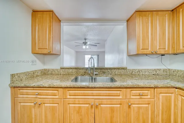 $2,400 | 840 Southwest 105th Avenue, Unit 318, Miami, FL 33174