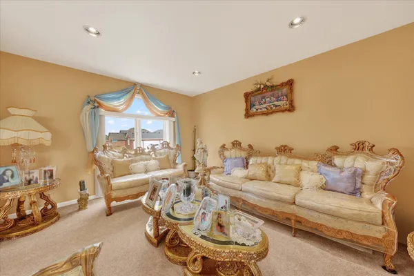 $529,900 | 19444 Jack Pine Drive, Macomb, MI 48042