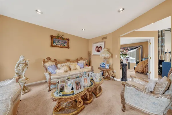 $529,900 | 19444 Jack Pine Drive, Macomb, MI 48042