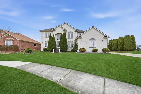 $529,900 | 19444 Jack Pine Drive, Macomb, MI 48042