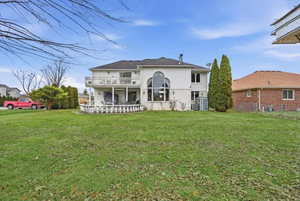 $529,900 | 19444 Jack Pine Drive, Macomb, MI 48042