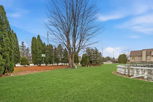 $529,900 | 19444 Jack Pine Drive, Macomb, MI 48042