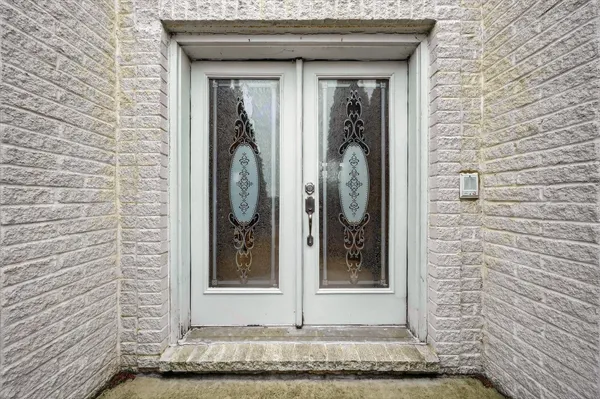 $529,900 | 19444 Jack Pine Drive, Macomb, MI 48042