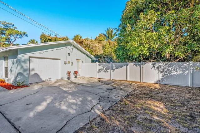 $499,000 | 5213 Bethany Lane, Haverhill, FL 33415