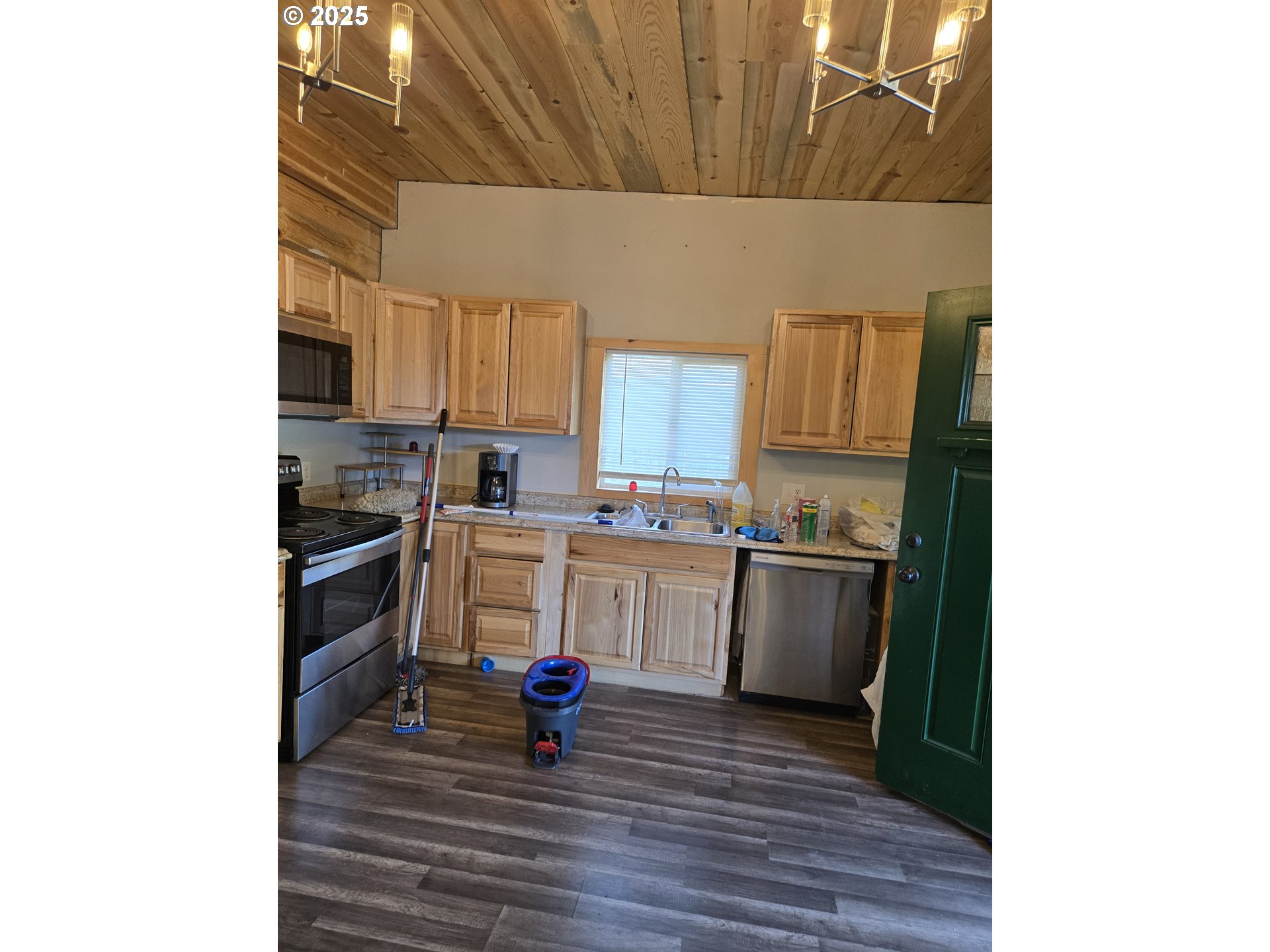 63556 North Jade Road Coos Bay, OR 97420 - Photo 6 of 12