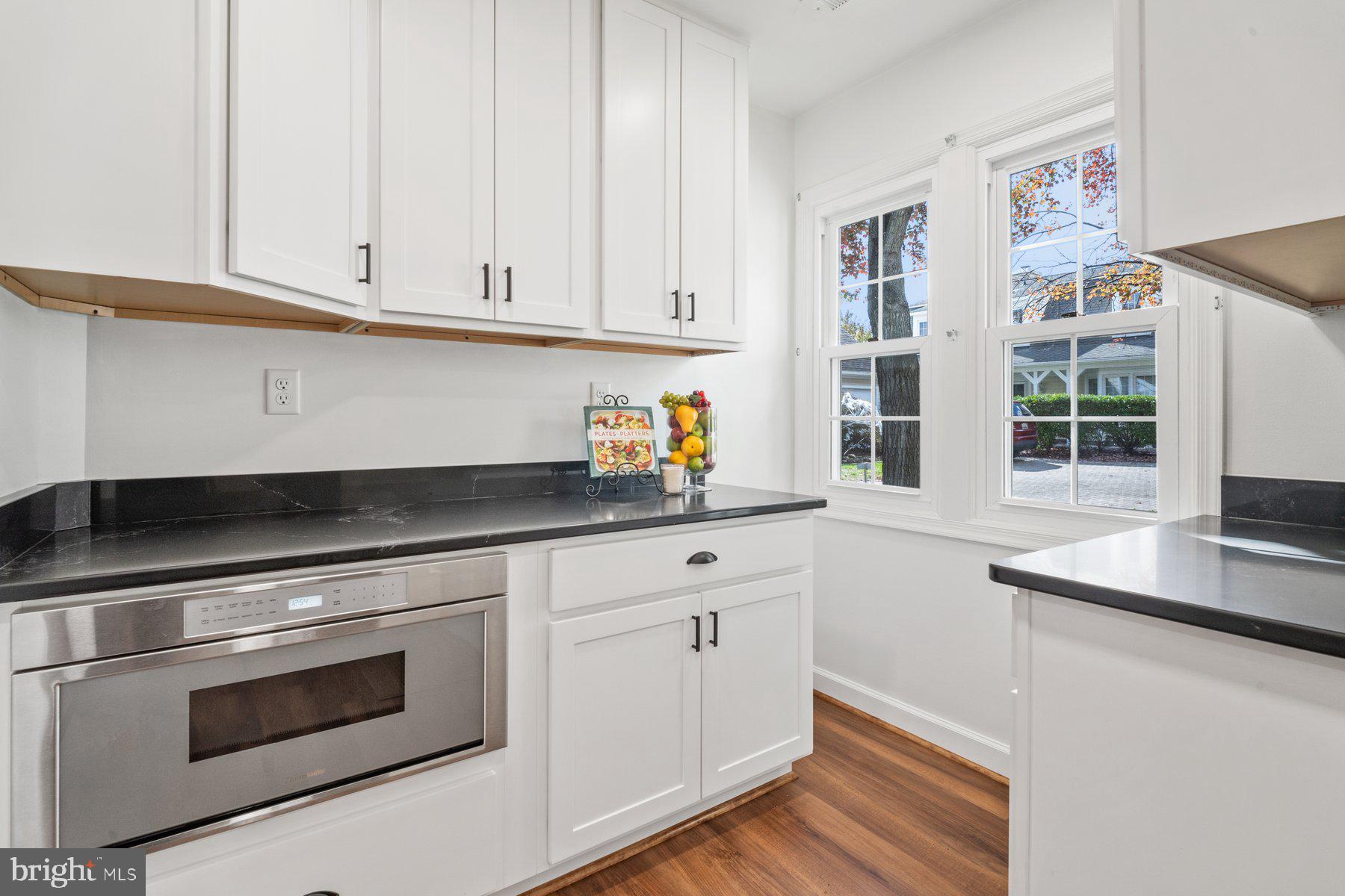 2484 Bear Den Road Frederick, MD 21701 - Photo 11 of 40 Thermador microwave