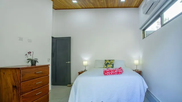 $599,000 | 0 Modern Gem In The Natural Setting, Washington, OS 20006