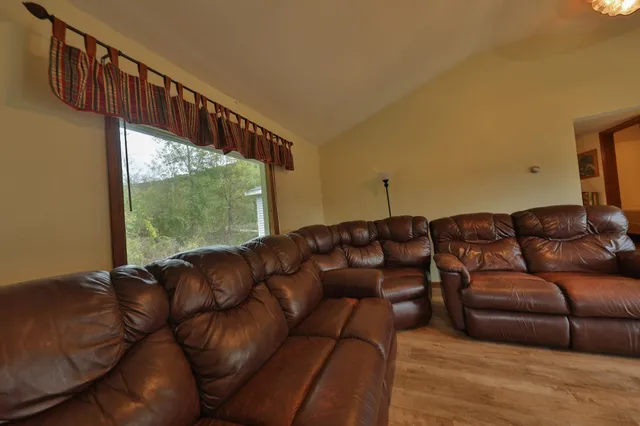 $195,000 | S5237 Highway 35, Genoa, WI 54632