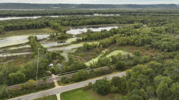 $189,900 | S5237 Highway 35, Genoa, WI 54632