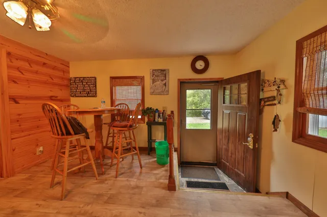 $195,000 | S5237 Highway 35, Genoa, WI 54632