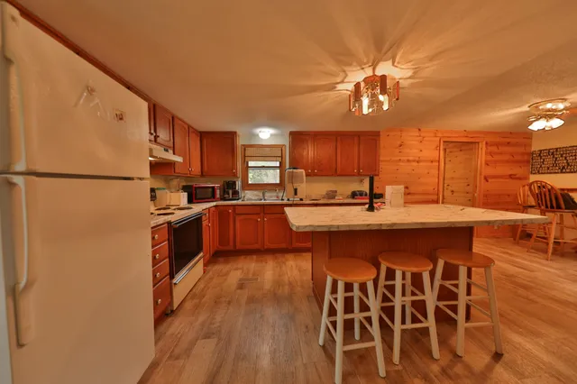 $195,000 | S5237 Highway 35, Genoa, WI 54632