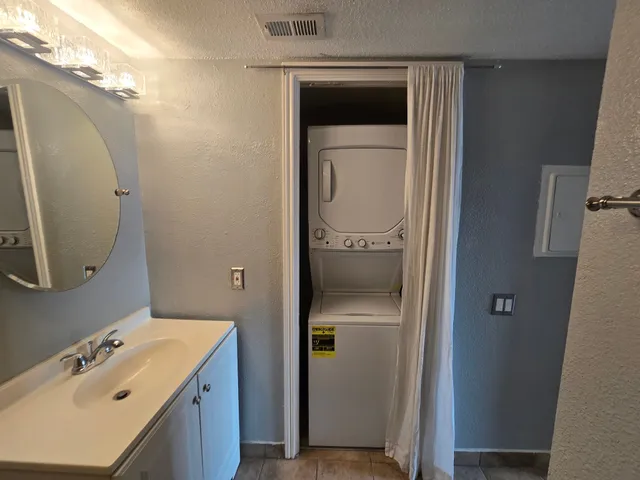 $1,699 | 1860 White Oak Drive, Unit 314, Houston, TX 77009