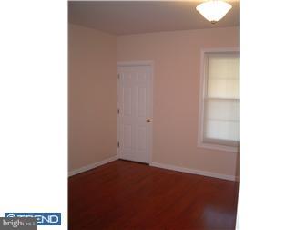 370 Ripka Street Philadelphia, PA 19128 - Photo 2 of 12 Living Room