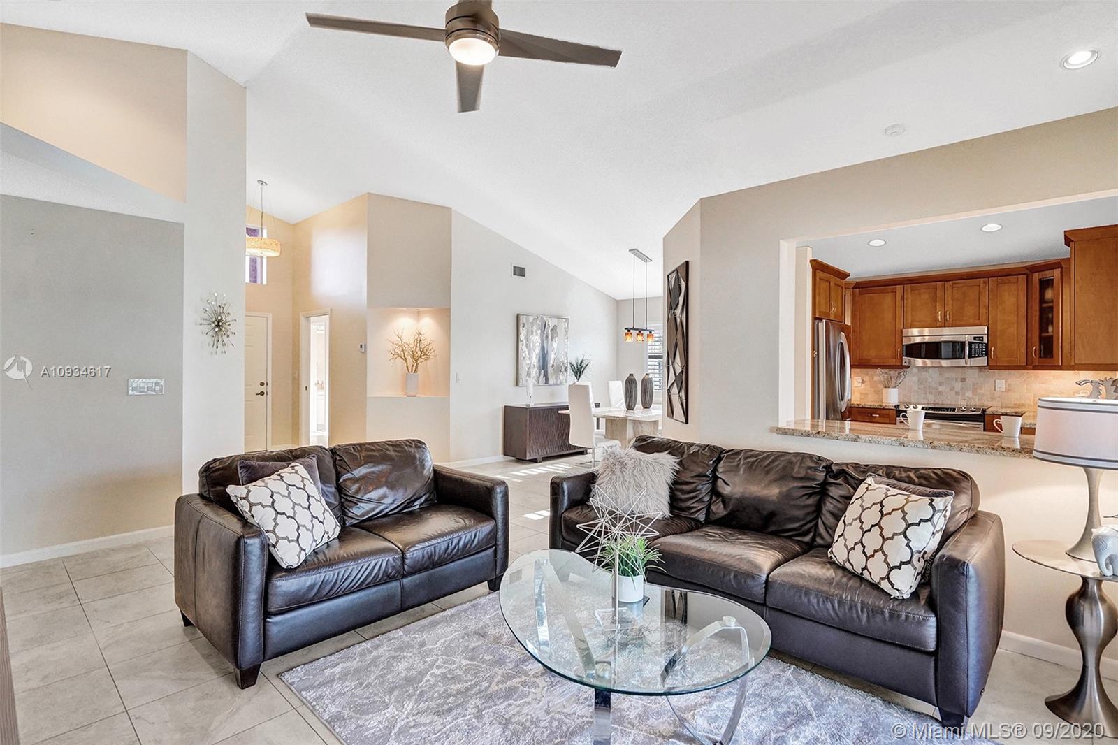 282 Bridgeton Road Weston, FL 33326 - Photo 8 of 43 Gallery Image 8