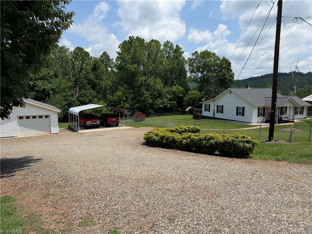 375 Sisk Mill Loop Madison, NC 27025 - Photo 3 of 18