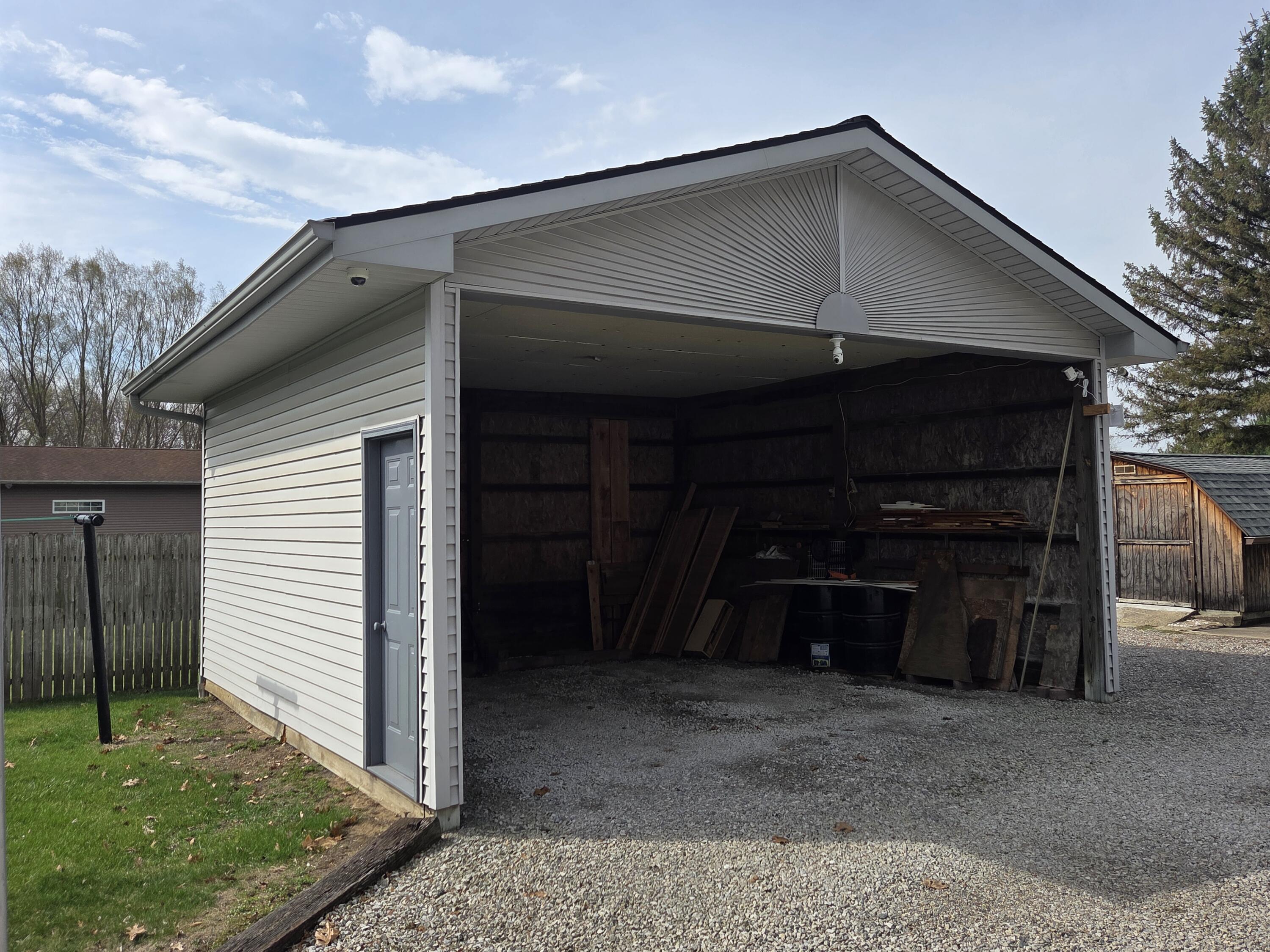 232 Bender Street Jackson, MI 49201 - Photo 16 of 31 Garage