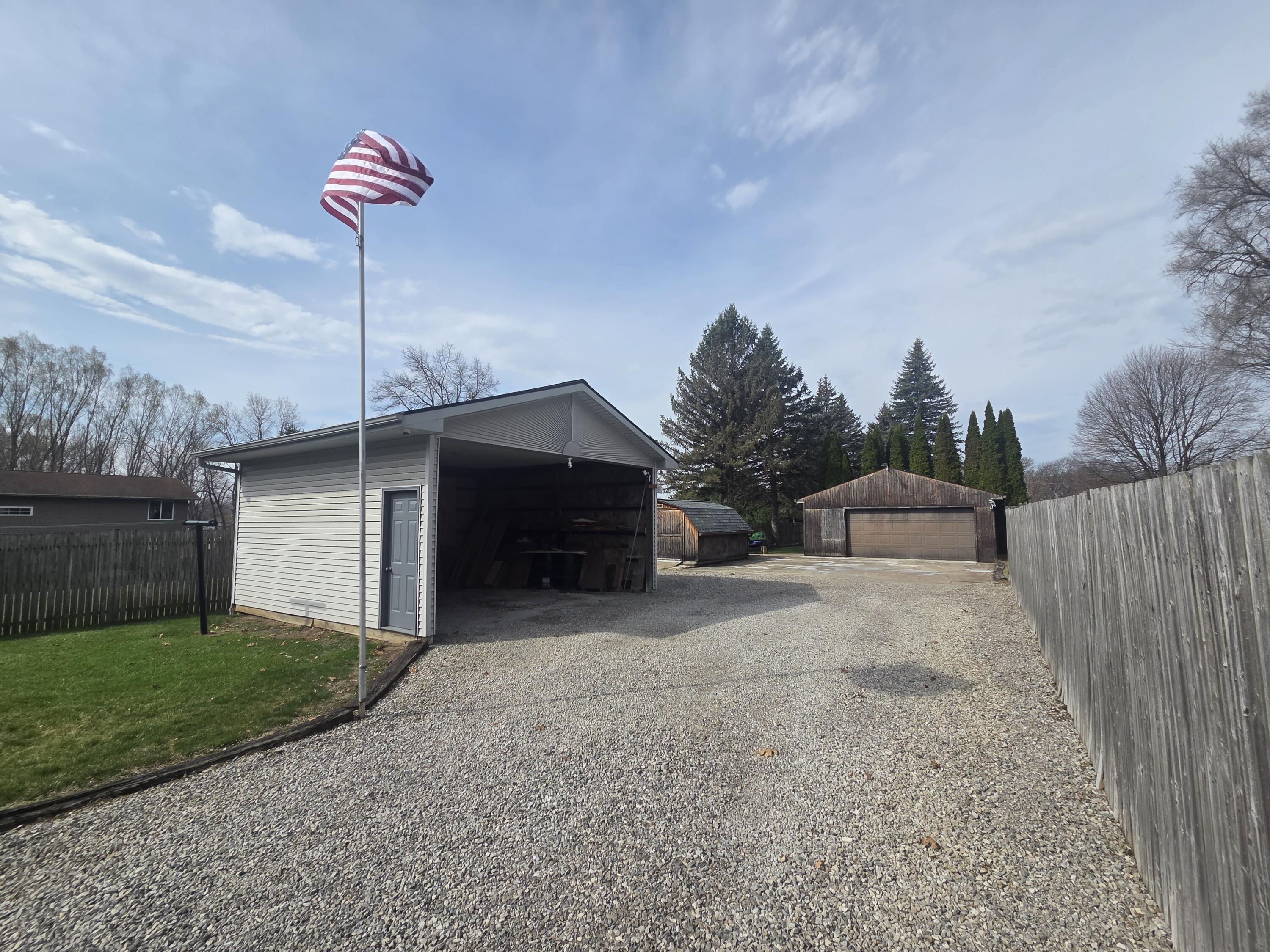 232 Bender Street Jackson, MI 49201 - Photo 22 of 31 Garage
