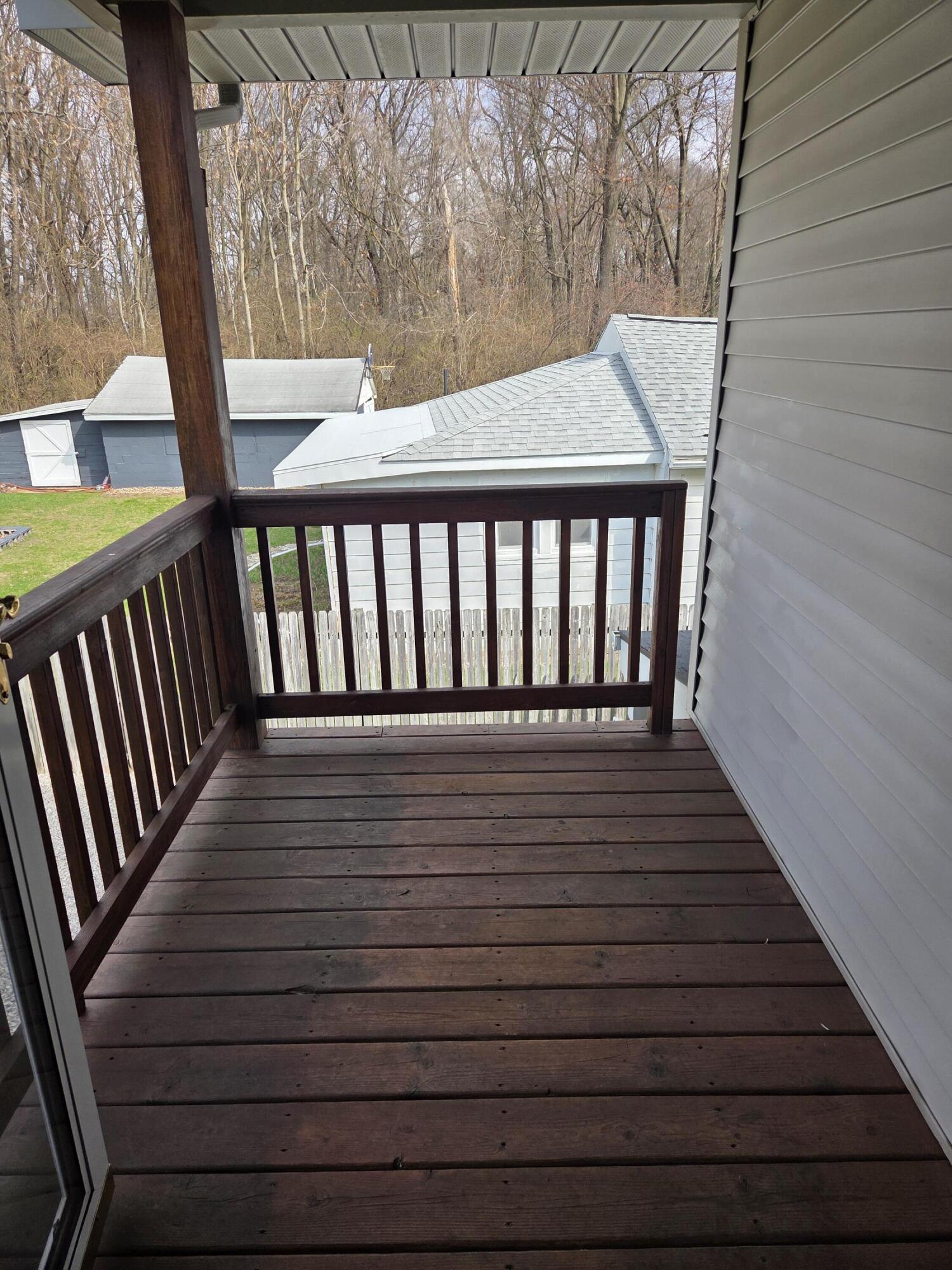 232 Bender Street Jackson, MI 49201 - Photo 23 of 31 2nd story Belcony