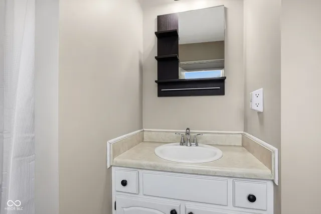 $365,000 | 11709 Cameron Drive, Fishers, IN 46038