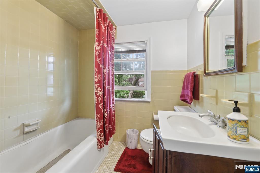 485 River Road New Milford, NJ 07646 - Photo 22 of 26