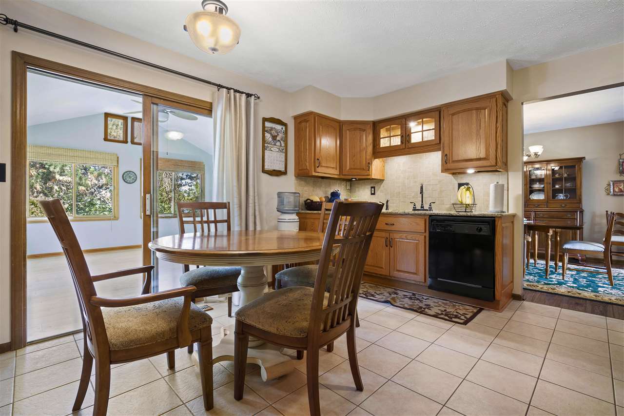6276 Weaver Road Rockford, IL 61114 - Photo 5 of 20 Gallery Image 5