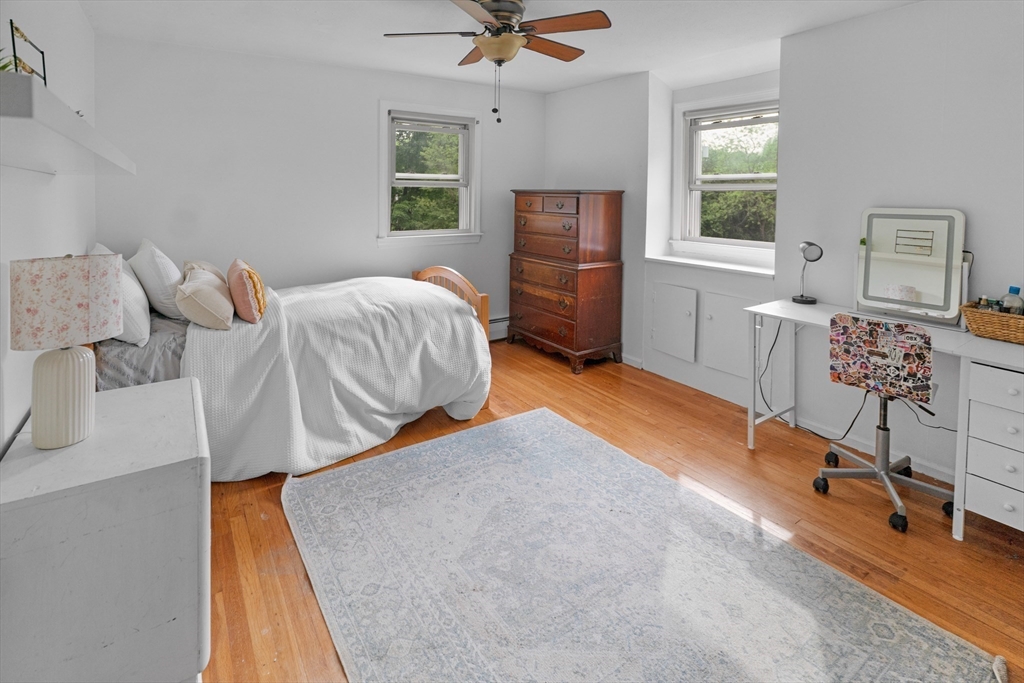27 Searle Street Georgetown, MA 01833 - Photo 14 of 23