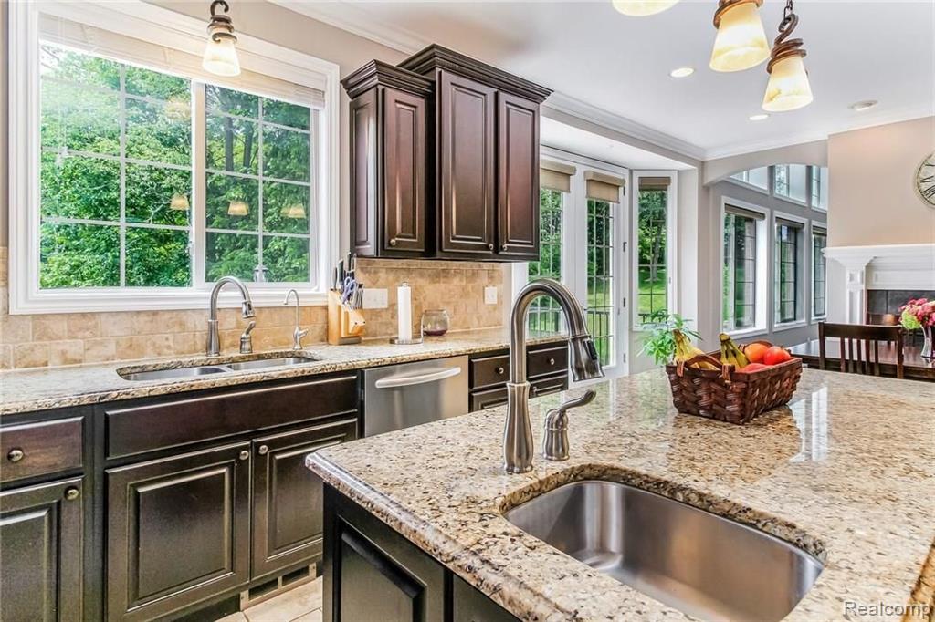 4906 Stonehenge Drive Rochester, MI 48306 - Photo 19 of 53