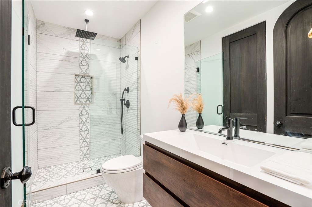 6451 Chesebro Road Agoura Hills, CA 91301 - Photo 23 of 54