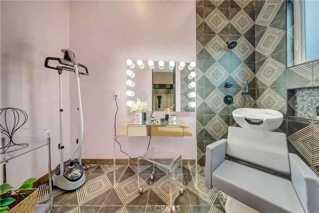 6451 Chesebro Road Agoura Hills, CA 91301 - Photo 29 of 54