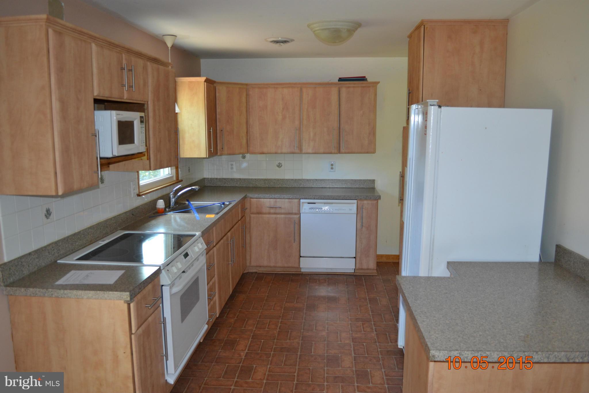 13107 Penn Shop Road Mount Airy, MD 21771 - Photo 7 of 17 Kitchen