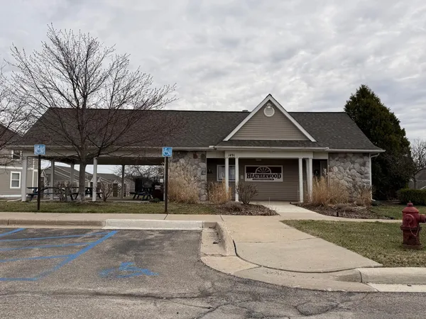 $2,250 | 1401 Millbrook Trail, Ann Arbor, MI 48108