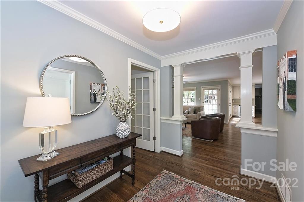 3100 Mountainbrook Road Charlotte, NC 28210 - Photo 5 of 48 a living room with furniture