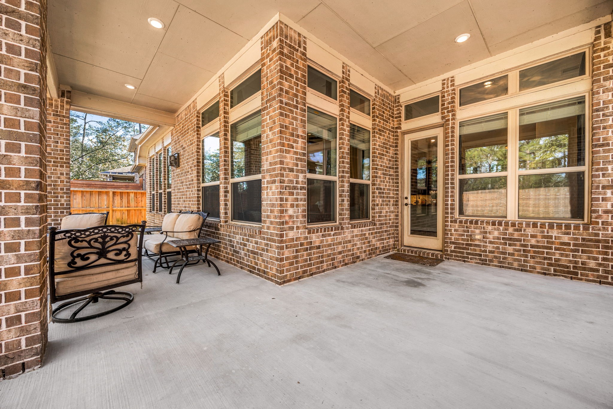 4225 Grand Oaks Wind Spring, TX 77386 - Photo 36 of 40 a view of a livingroom with balcony