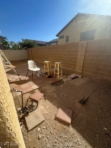 $345,000 | 8020 North Copperhead Creek Street, Las Vegas, NV 89143