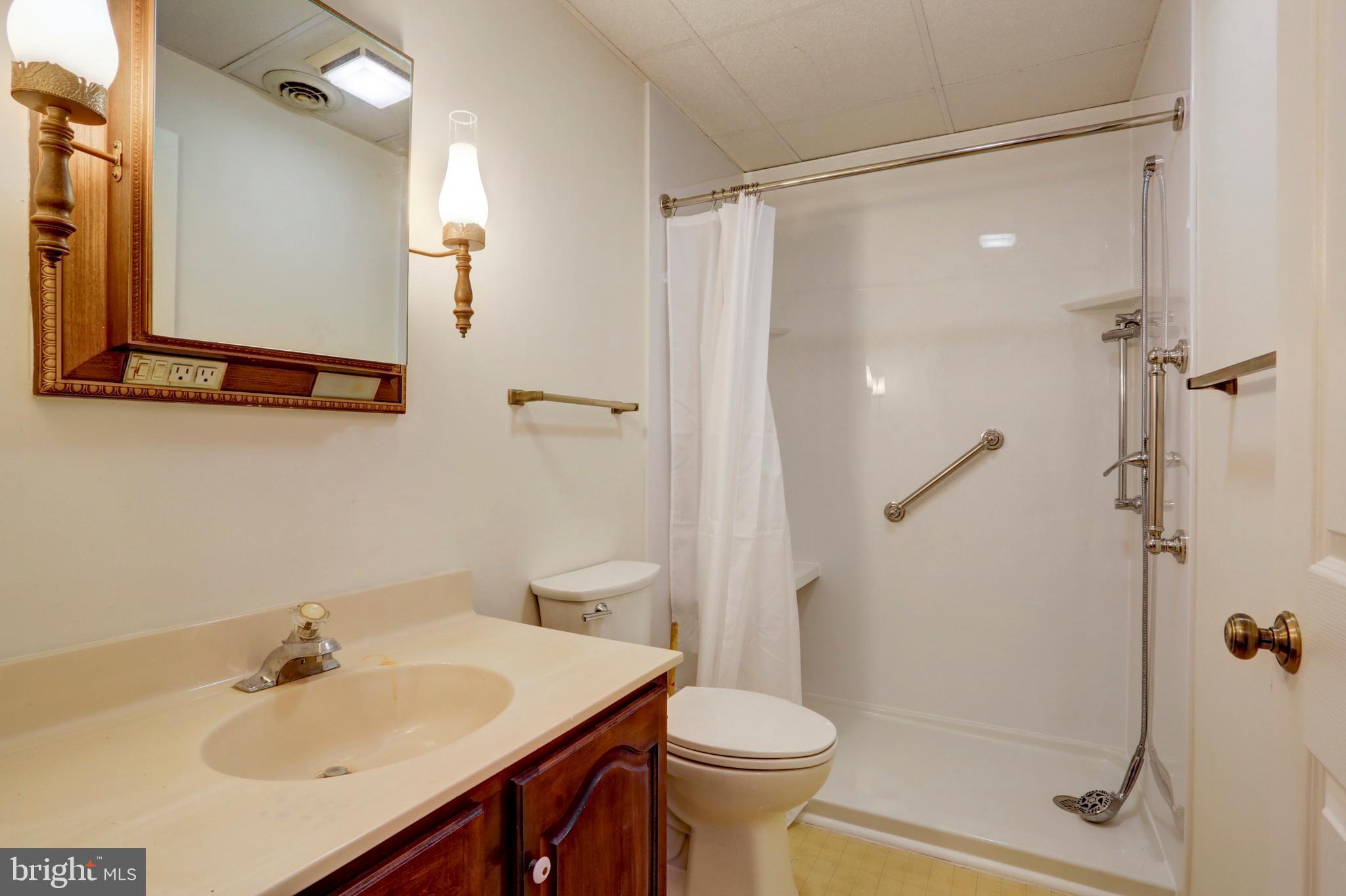 1 Thomas Road Lancaster, PA 17602 - Photo 18 of 24 Bathroom