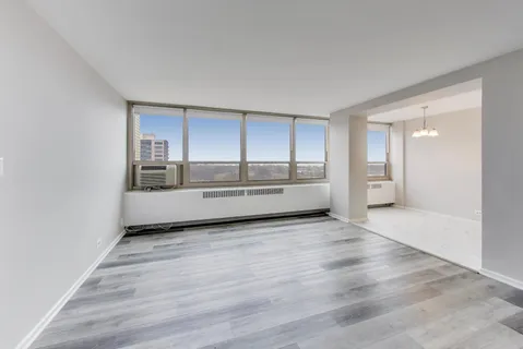 $3,600 | 3950 North Lake Shore Drive, Unit 1502A, Chicago, IL 60613