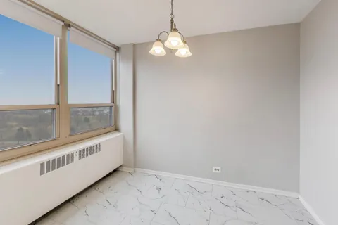 $3,600 | 3950 North Lake Shore Drive, Unit 1502A, Chicago, IL 60613