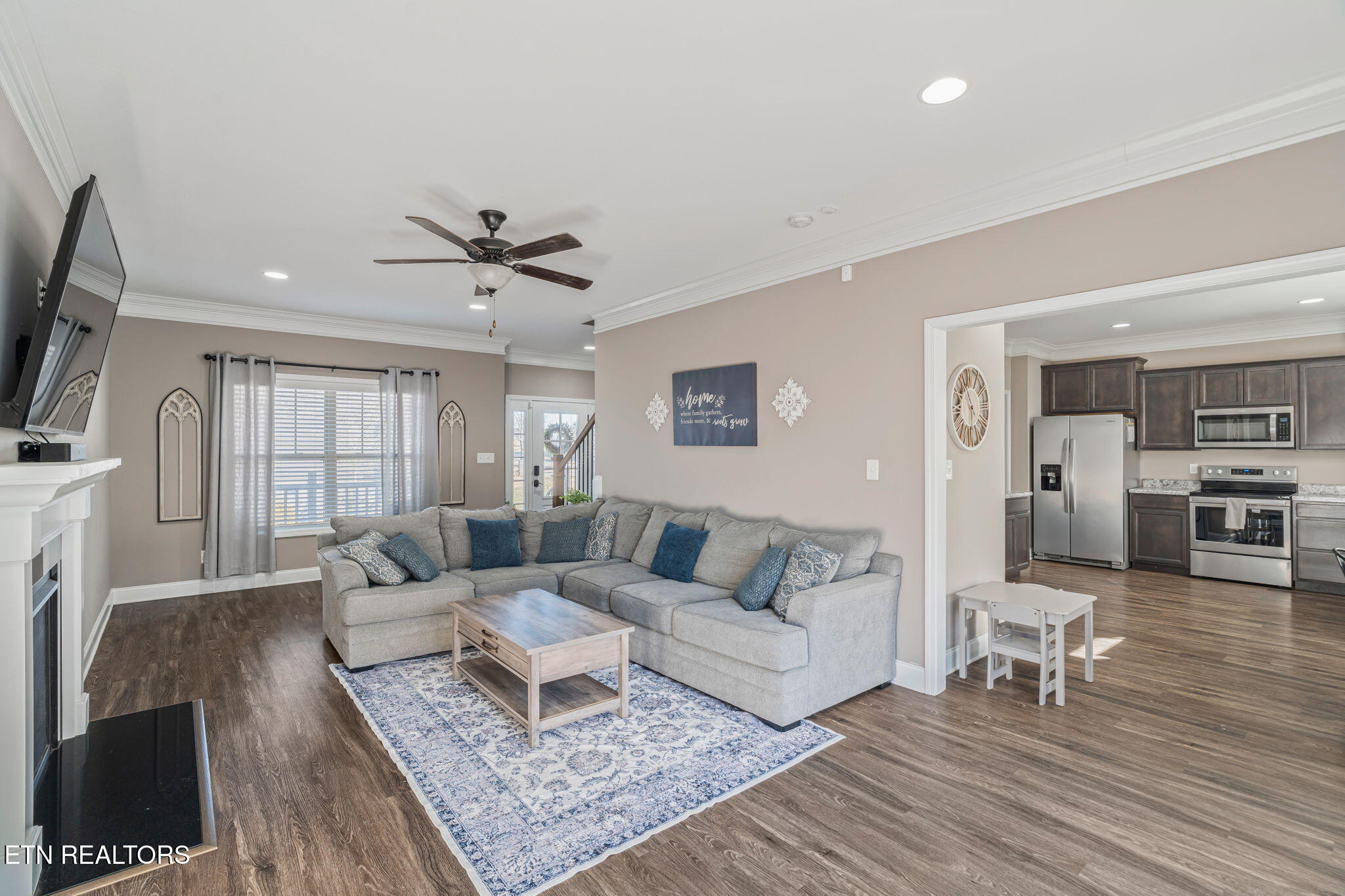 102 Eastberry Road Oak Ridge, TN 37830 - Photo 11 of 60 Living Room