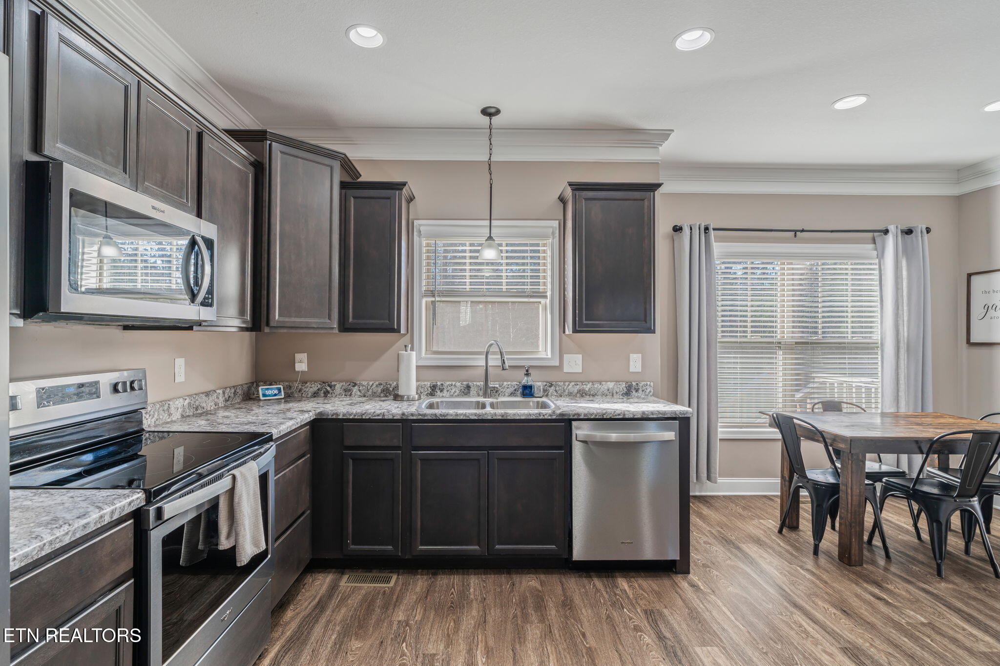 102 Eastberry Road Oak Ridge, TN 37830 - Photo 15 of 60 Kitchen